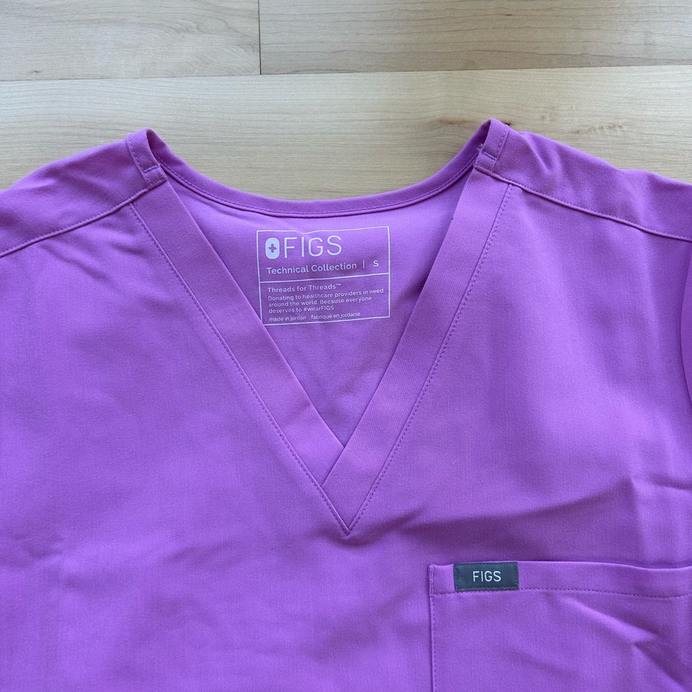 Figs Pink cloud scrub set - Picture 2 of 3